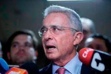 Uribe reclamó juicio justo y honra para las Fuerzas Armadas en el Acuerdo Santos-Farc