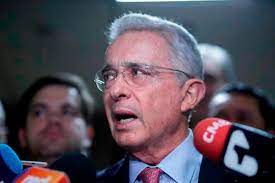 Uribe reclamó juicio justo y honra para las Fuerzas Armadas en el Acuerdo Santos-Farc