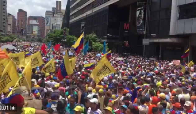 Ciudadanos de los cinco continentes, rechazan contundente contra el régimen de Nicolás Maduro.