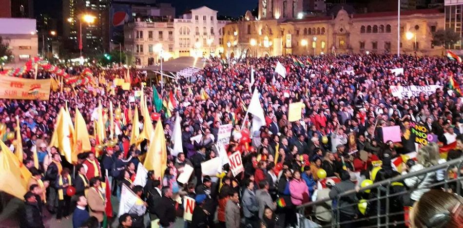Crece el descontento y las manifestaciones en Bolivia, ante la declaratoria del triunfo de Evo Morales en medio de denuncias de Fraude Electoral