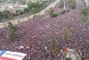 Este viernes en Chile, mucha gente salió a lo que han querido llamar la Más Grande Manifestación