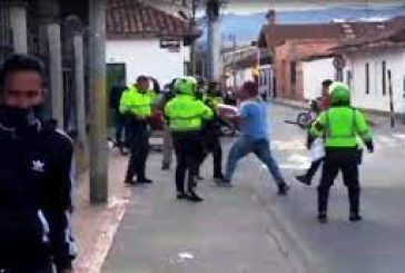En Tocancipá, defienden a Venezolanos y atacan a la Policía, dejando que los delincuentes huyan.
