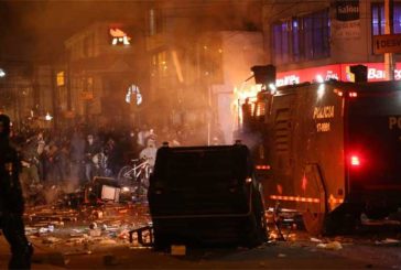 Ola de violencia en Bogotá: 140 heridos, 93 son Policías, 7 muertos, 53 CAIs Vandalizados y 9 buses de Transmilenio incendiados.