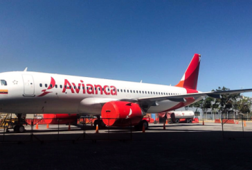 En el Aeropuerto El Dorado, un Airbus de Avianca fue impactado este 31 de diciembre cuando aterrizaba.