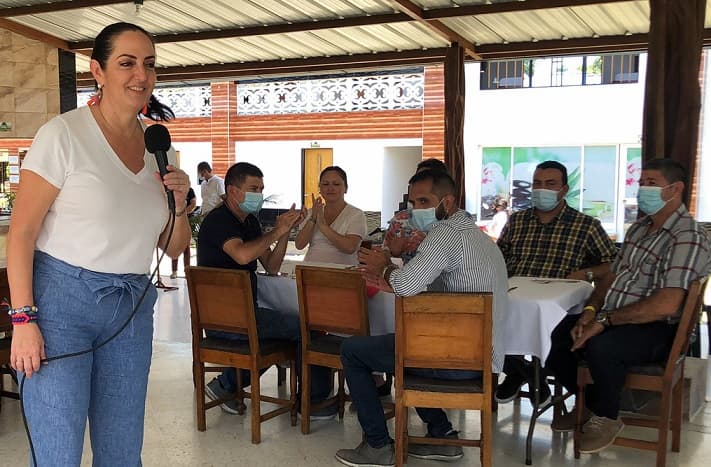 María Fernanda Cabal promete acceso al crédito y, capital de trabajo para generación de negocios de la clase trabajadora