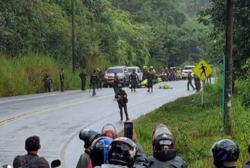 Terroristas tienden una emboscada y asesinan con tiros de fusil a dos policías en la vía Panamericana, a la atura de Santander de Quilichao