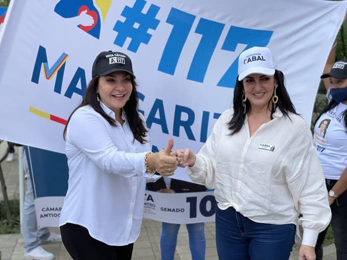 Este fin de semana María Fernanda Cabal recorrió las comunas de Medellín con su formula Margarita Restrepo quien repite curul en la Cámara