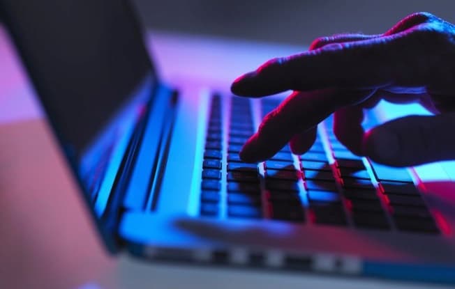 La Agencia de Ciberseguridad de USA, CISA emitió alerta en medio de ciberataque en Ucrania