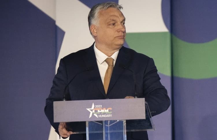 El primer ministro de Hungría, Viktor Orbán declaró el estado de guerra a partir de esta noche, sin embargo dijo que su país debe mantenerse al margen de esta guerra entre Rusia y Ucrania