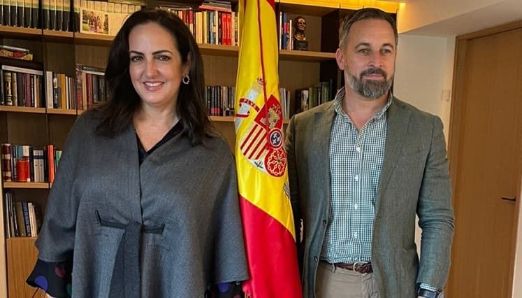 Senadora Cabal en gira por España se reune con Santiago Abascal, líder de VOX en busca respuestas para enfrentar las falsas narrativas, la rotulación contra defensores de principios y valores, y la “superioridad” moral de la izquierda