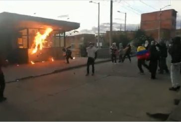 Arremetida del terrorismo urbano este jueves contra la Policía en Bogotá. Incendiaron con explosivos el CAI de Santa Librada