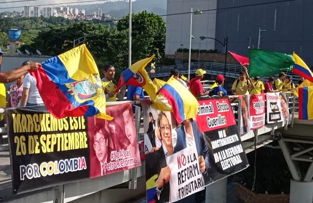 Colombianos a la calle por su libertad, contra el ataque gubernamental a la seguridad, contra las reformas Económica y Electoral. Aquí los puntos de la marcha este lunes 26