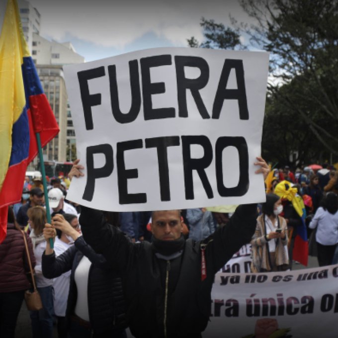 Se viene la Gran Toma de Bogotá 17, 18 y 19 de Noviembre para exigir: #FueraAlexVega #NoaLaElectoral #NoConMiSalud y contra el #FraudeHistorico
