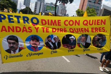 Colombianos marchan por tercera vez en varias ciudadades del país, insisten en que No Quieren Más Petro, Fuera Petro