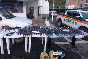 En Nariño, Policía de Tránsito incautó arsenal de guerra propiedad de las Farc: 33 fusiles, una ametralladora, 7 tatucos...