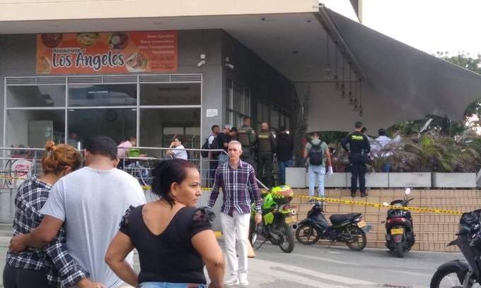 Masacre en restaurante de Bello, Antioquia. Asesinan a tres personas y una 4ta que corresponde a un ganadero, resultó herido.