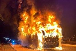 Terroristas incendian bus de servicio público en el sector conocido como Las Goteras, Casanare.