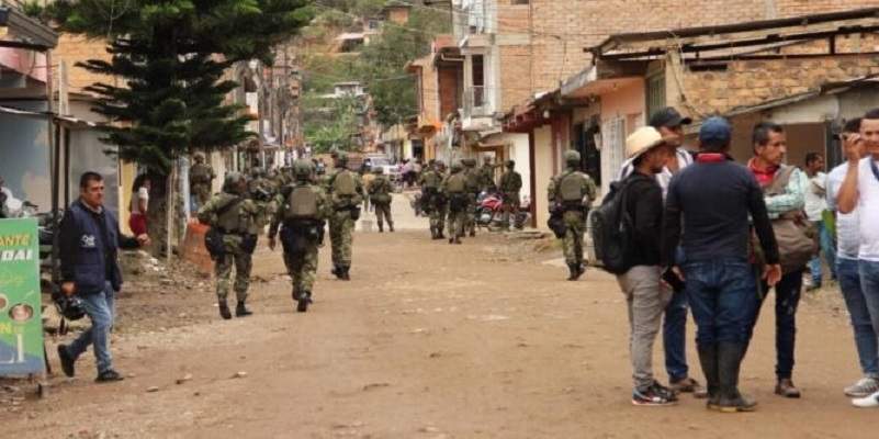 Las Farc al mando de alias Iván Mordisco obligaron a la comunidad a secuestrar un pelotón de 15 soldado en Argelia, Cauca